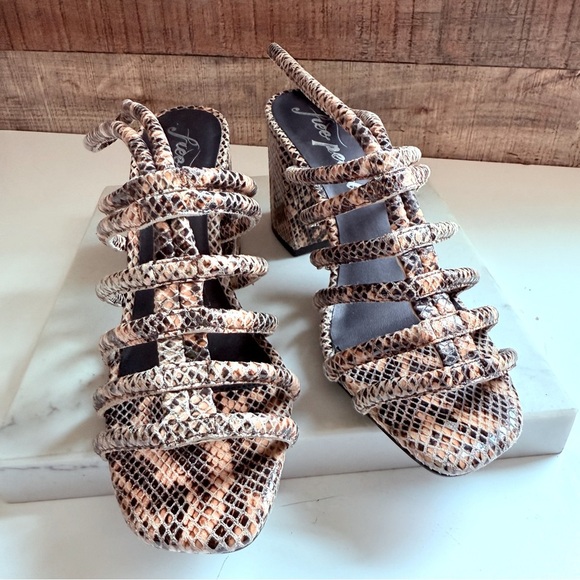 NWT Free People Colette Cinched Heel Python - Picture 6 of 10